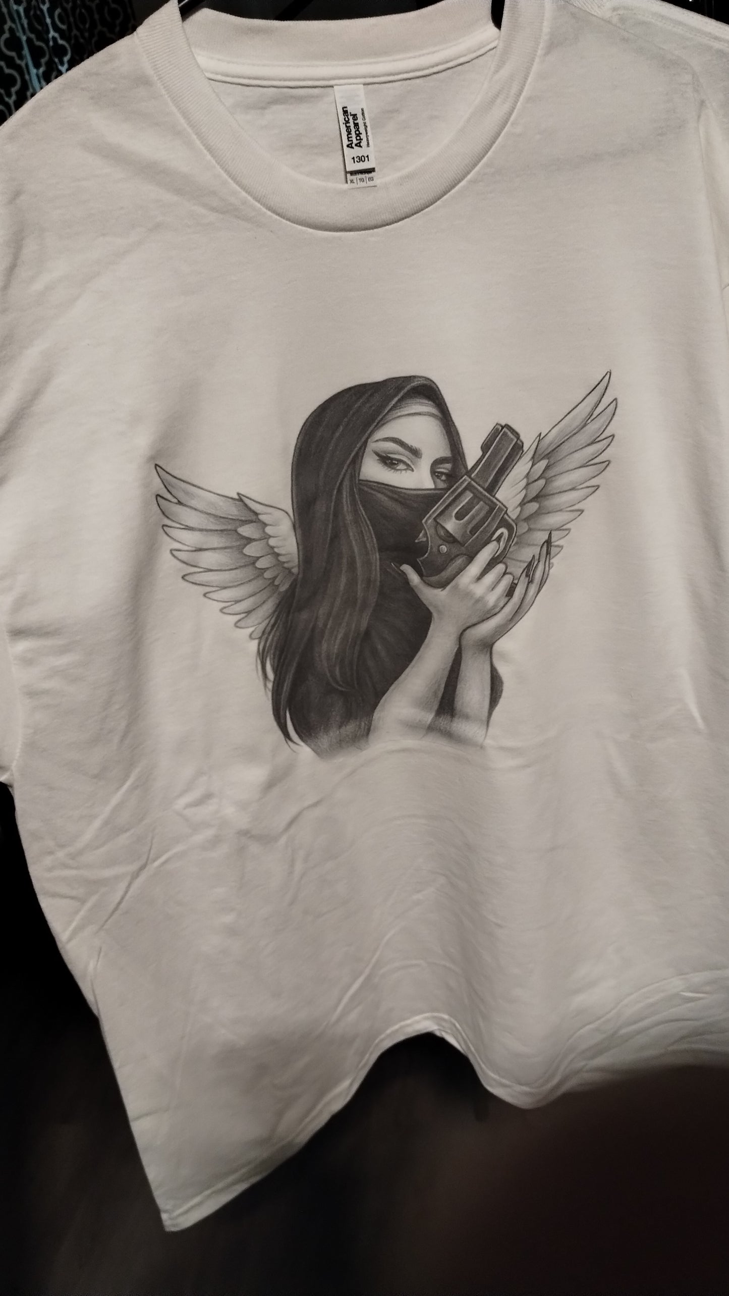 Short sleeve T-shirt with angel design